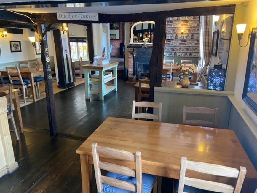 ホテル The White Hart Newenden エクステリア 写真