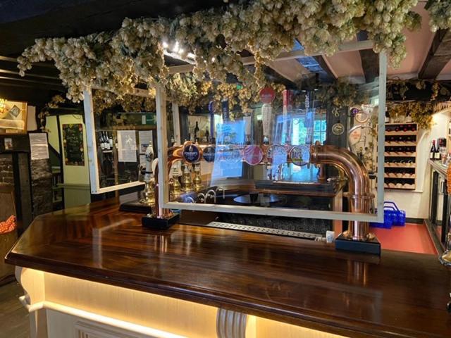 ホテル The White Hart Newenden エクステリア 写真